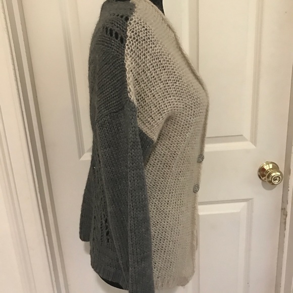 Others Follow loose knit tan &gray cardigan small - Picture 3 of 8